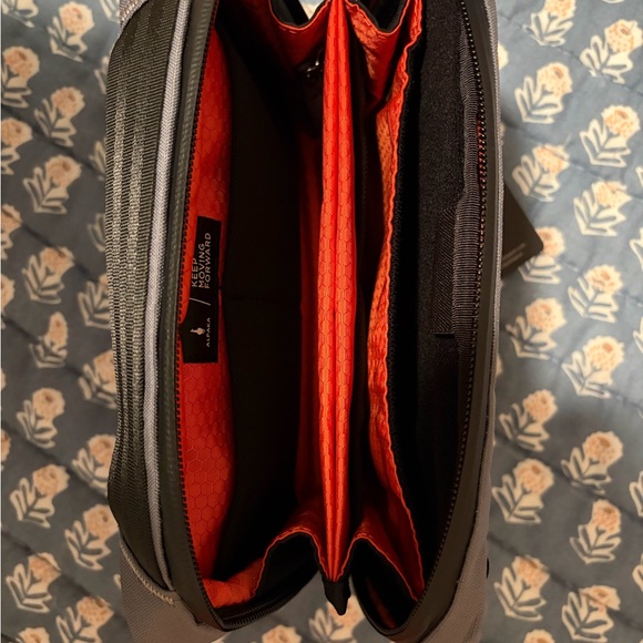 🖤 NWT Alpaka Elements Tech Case Max – Mission Grey (Sold Out / Hard to Find) - Picture 7 of 7